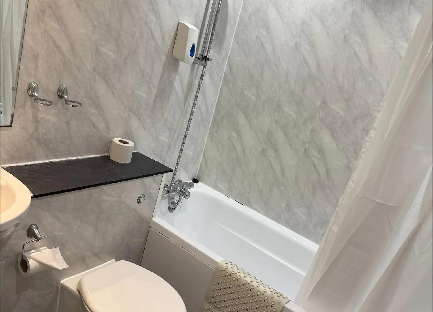 ***  The Savoy Hotel (Adults Only) Blackpool United Kingdom